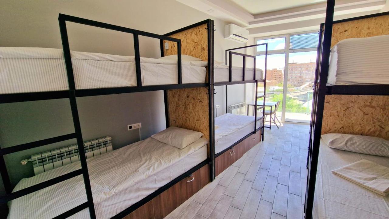 Puzzle Space Albergue Ereván Exterior foto
