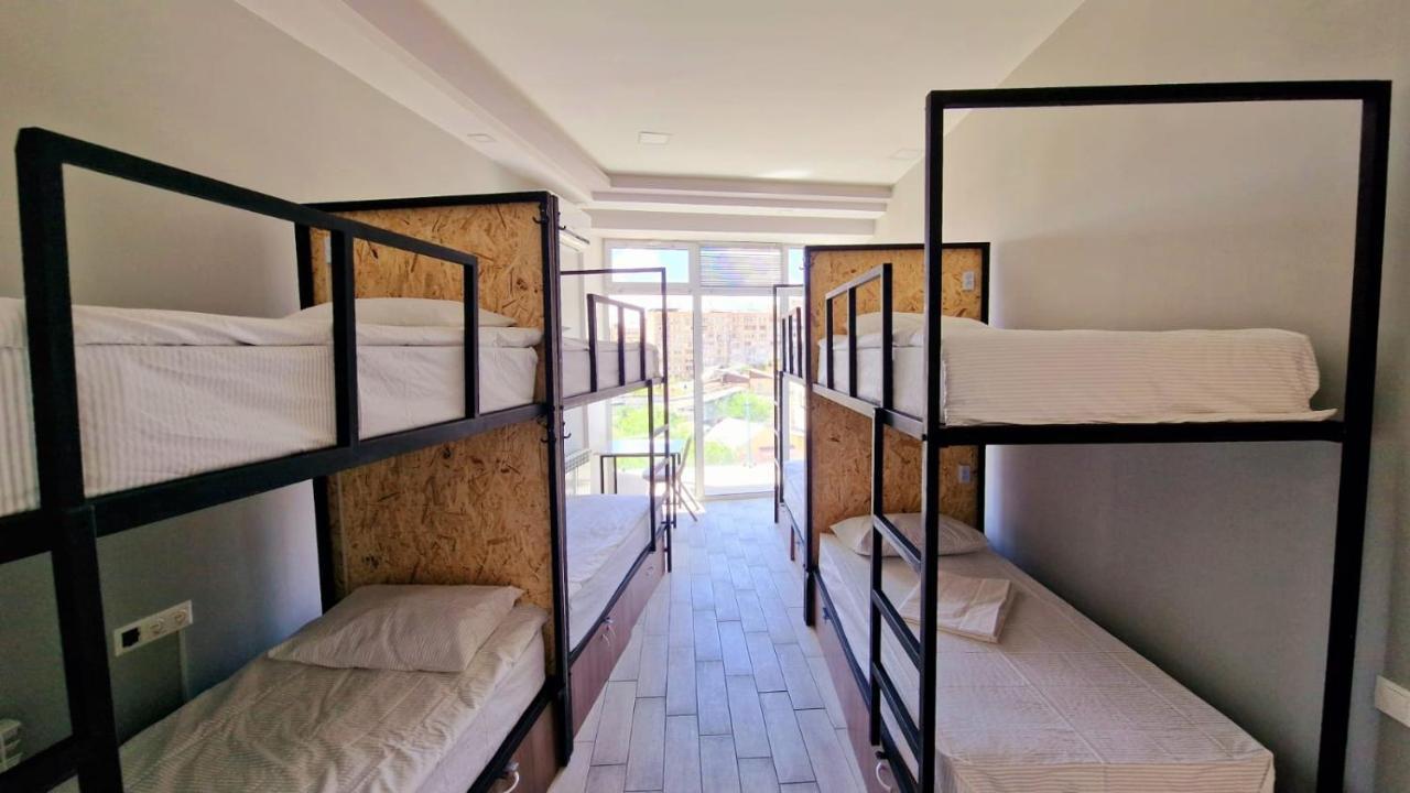 Puzzle Space Albergue Ereván Exterior foto